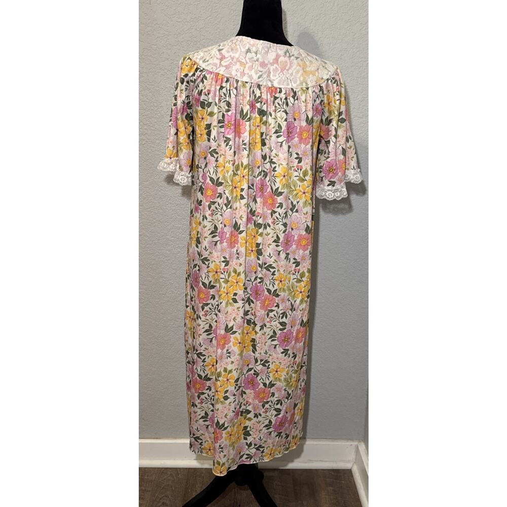 Spirit Costume Granny NightGown Muumuu Floral With Lace Size Ladies Small - Picture 3 of 8